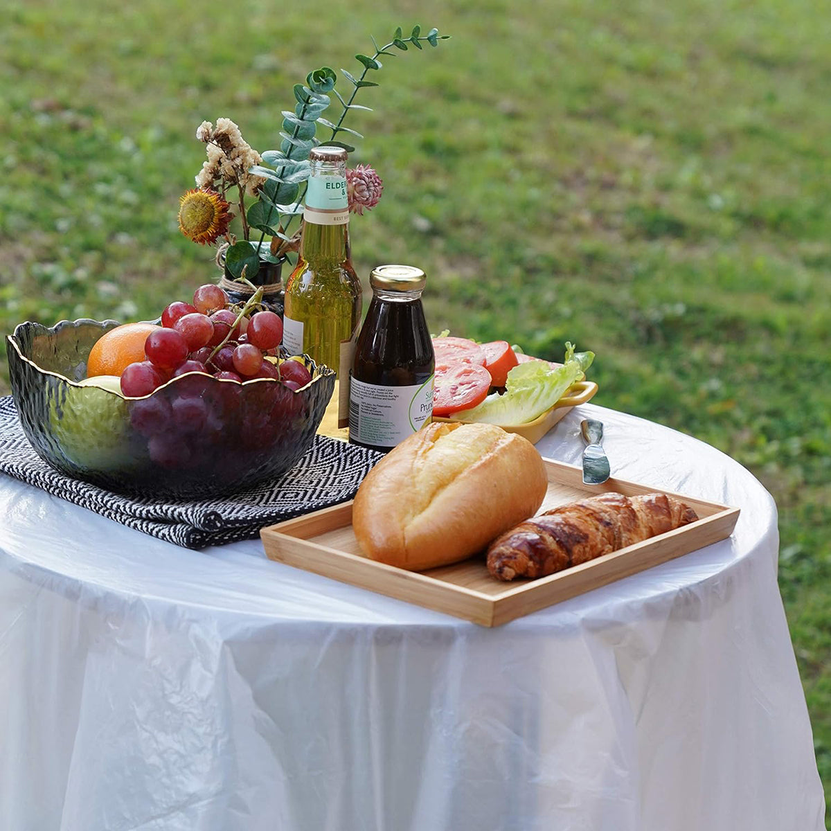 2100040-1-1031 Disposable PE tablecloth